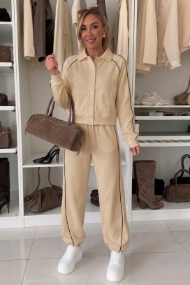 LAMONIA BEIGE női sportosan elegáns szett rövid dzsekivel és jogger nadrággal