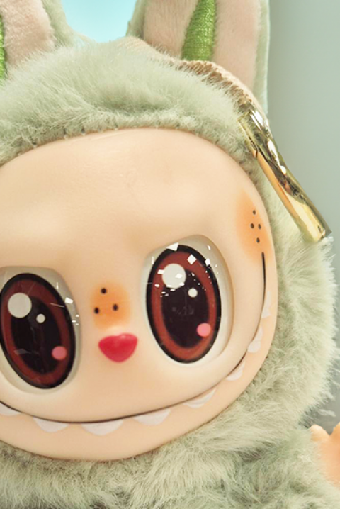 LABUBU COCA COLAGREEN táska kiegészítő, Szín: zöld, IVET.HU - A te online butikod.