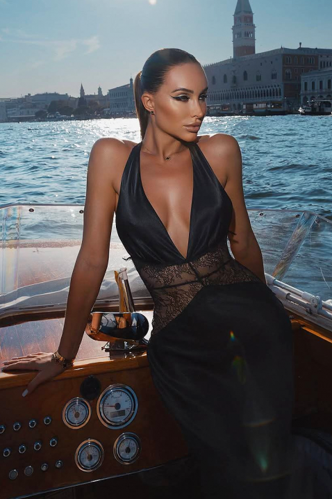 AFRODILNZA BLACK ruha, Szín: fekete, IVET.HU - A te online butikod.