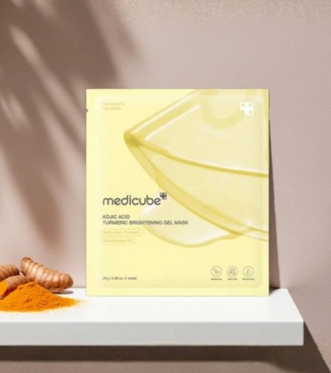 MEDICUBE Kojic Acid Turmeric Brightening y Gel Mask 1 dbIVET.HU - A te online butikod.