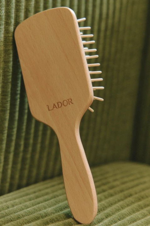 Lador Detangling Paddle Hair Brush Wood 19 cm * 4,3 cm * 6,8 cmIVET.HU - A te online butikod.