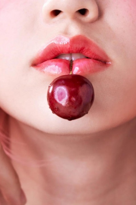 TOCOBO Glass Tinted Lip Balm 011 Flush Cherry 3.5 gIVET.HU - A te online butikod.