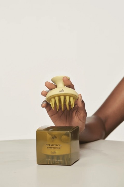 Lador SCALP MASSAGER SHAMPOO BRUSH (BROWN) 70X70X70MM (NEW)IVET.HU - A te online butikod.