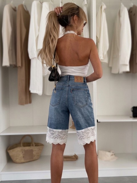 EVALESA BLUE női magas derekú, térdig érő farmernadrág csipkeszegéllyel, Szín: denim, IVET.HU - A te online butikod.