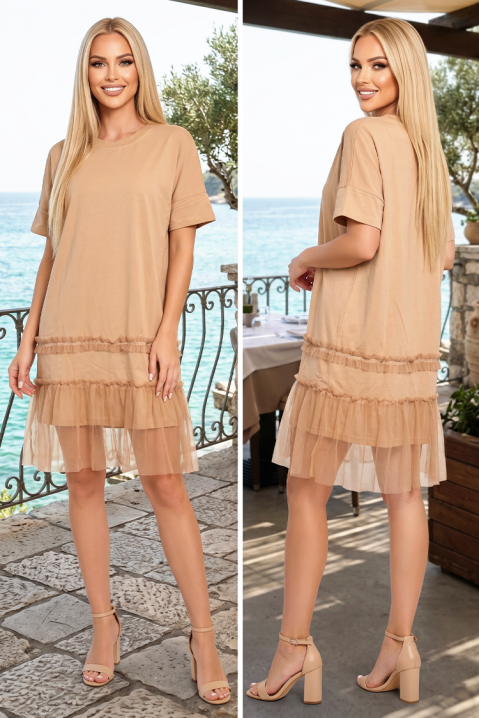 MIREVINA BEIGE sportosan elegáns rövid ruha póló fazonban, több rétegű tüll fodrokkal, Szín: bézs, IVET.HU - A te online butikod.