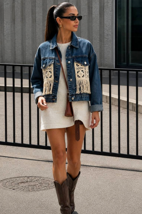 ABERTINA BLUE modern női farmerdzseki dekoratív elemekkel és rojtokkal, Szín: denim, IVET.HU - A te online butikod.