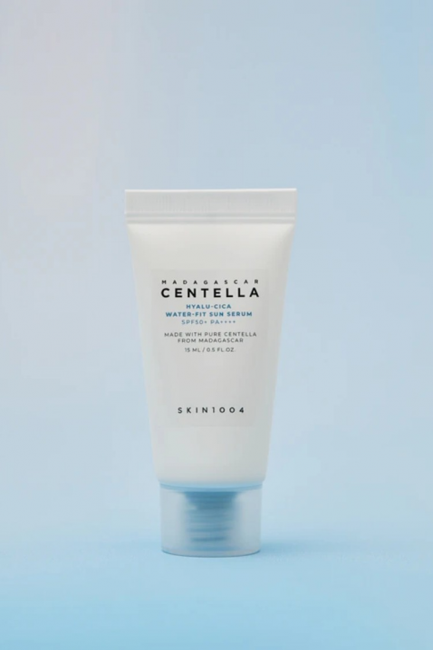 SKIN1004 Sunscreen serum Madagascar Centella Hyalu-Cica Water-Fit Sun Serum, 15 mlIVET.HU - A te online butikod.
