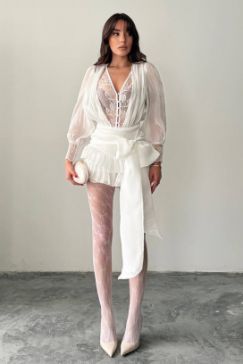 YANITSA WHITE overál