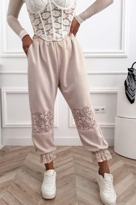 VESPERIA BEIGE romantikus női boho nadrág finom csipkés díszítéssel és kényelmes sziluettel